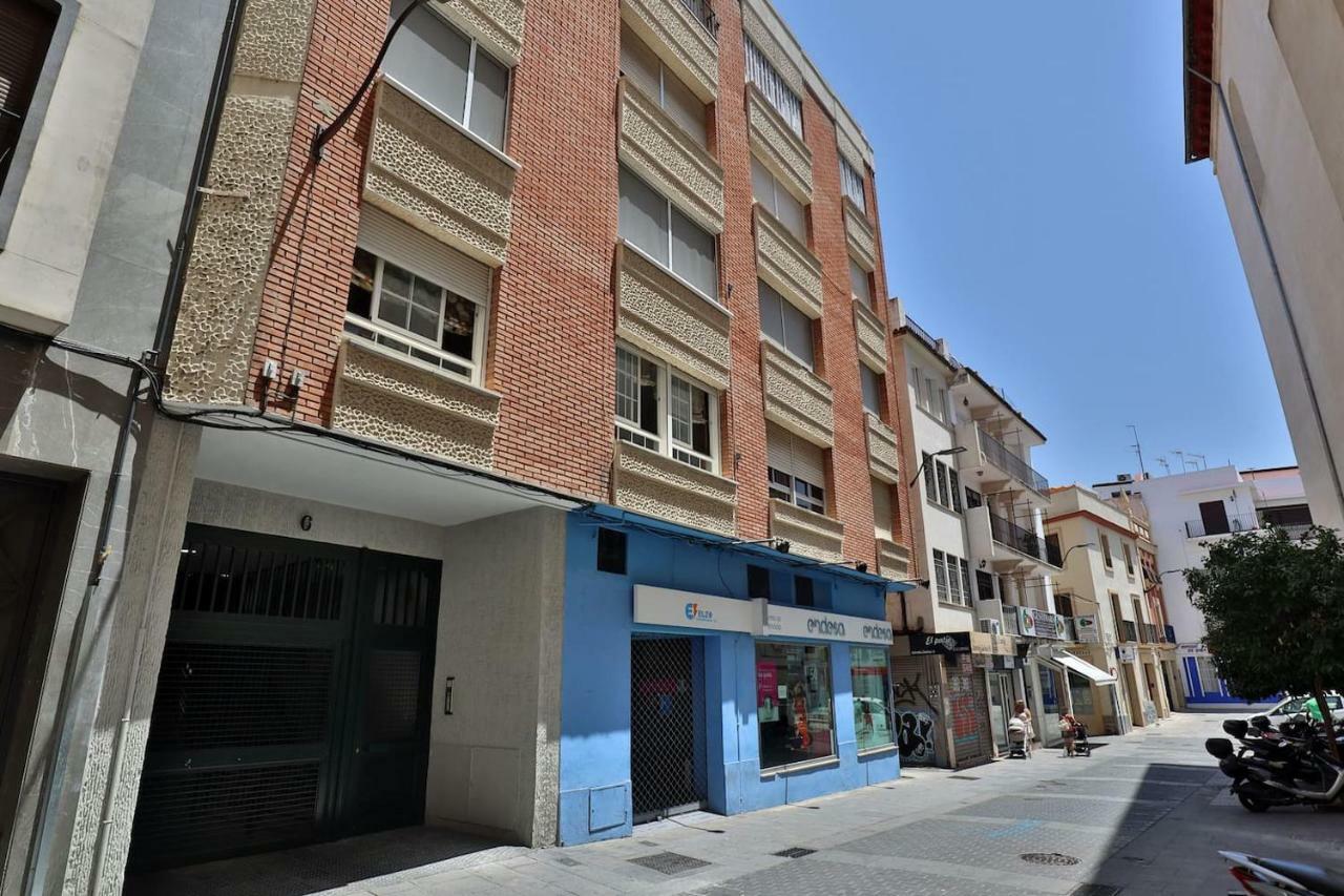 קורדובה Duque De Hornachuelos, Parking En Pleno Centro מראה חיצוני תמונה